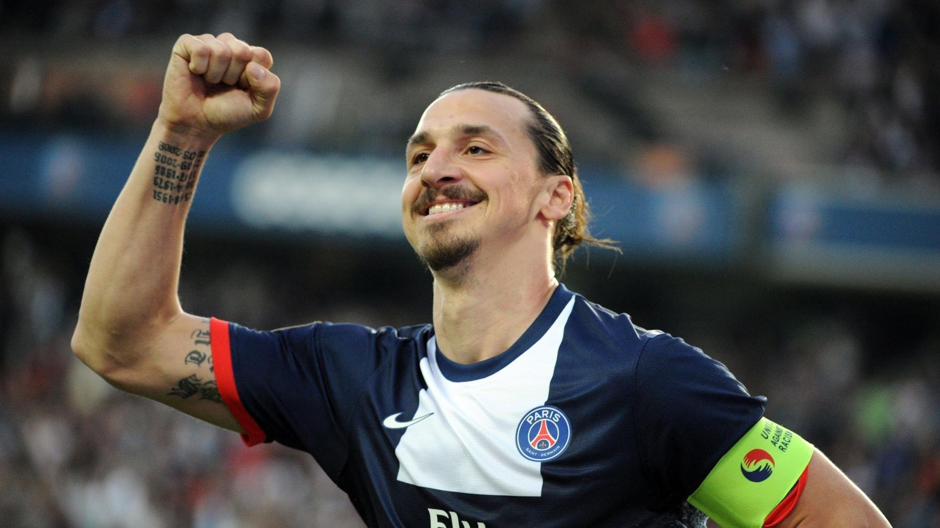 足球盛宴精彩纷呈，球迷欢呼雀跃，足球盛宴 视频